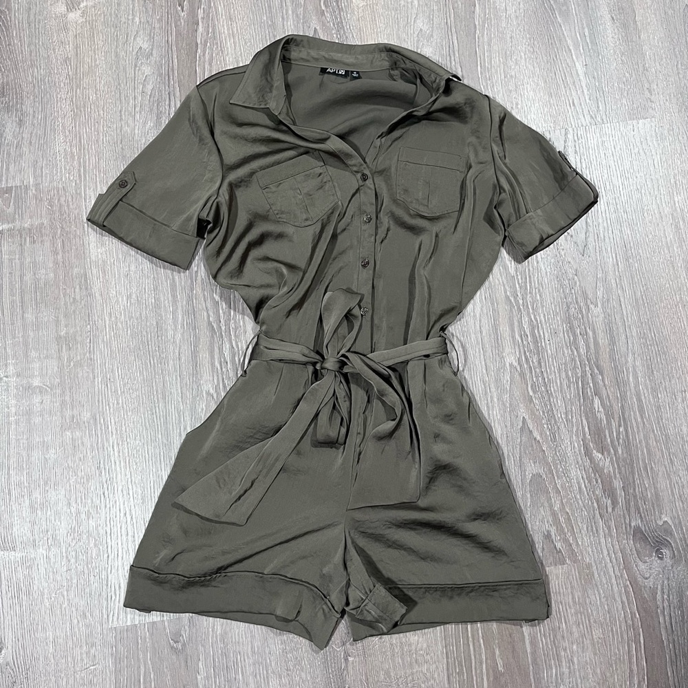 Green Romper button down tie waist size 12 APT.9